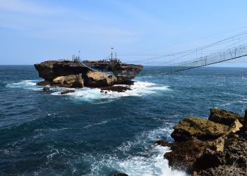 timang beach- jogja tour package